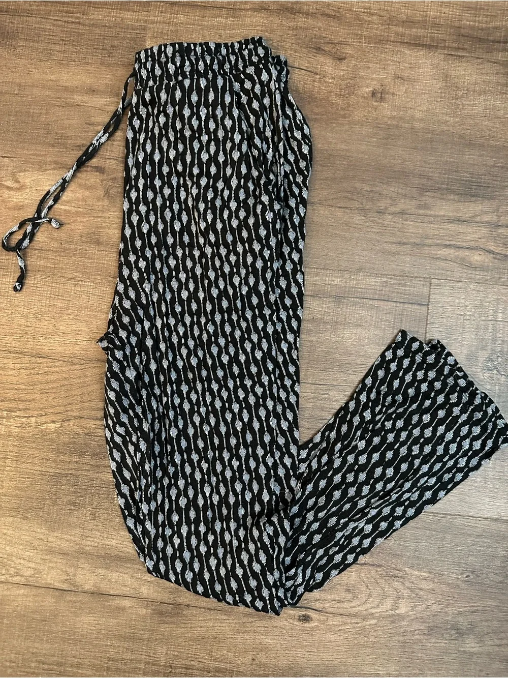 Black & White Patterned Drawstring Pants - Picture 1 of 6